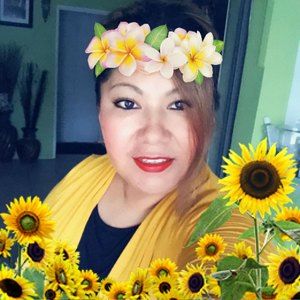 Meet your Posher, Ely